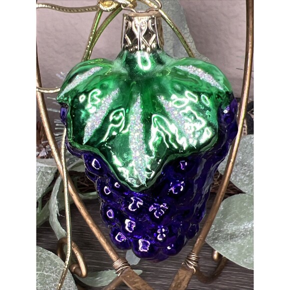 Vintage Old World Christmas Hand Blown Glass Purple Grapes Ornament 2000 - Picture 2 of 4